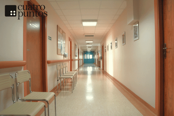 Luces LED en pasillo